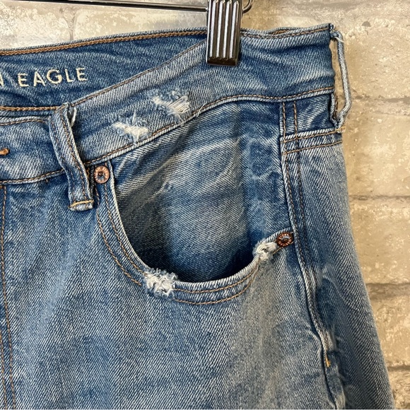 American Eagle Women's 14R Baggy Jeans. Medium Wash Blue Denim. Rigid Denim. AEO - Picture 6 of 13